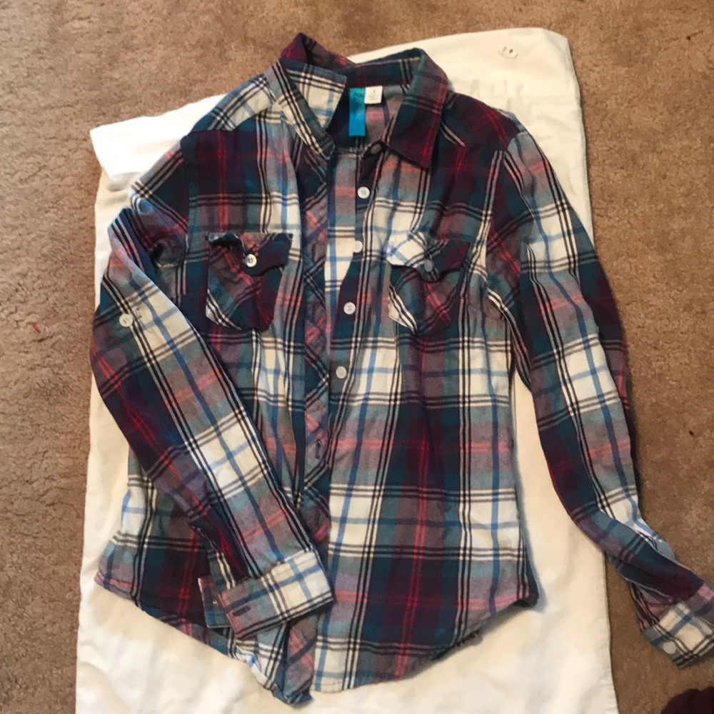 Button up - Picture 1 of 2